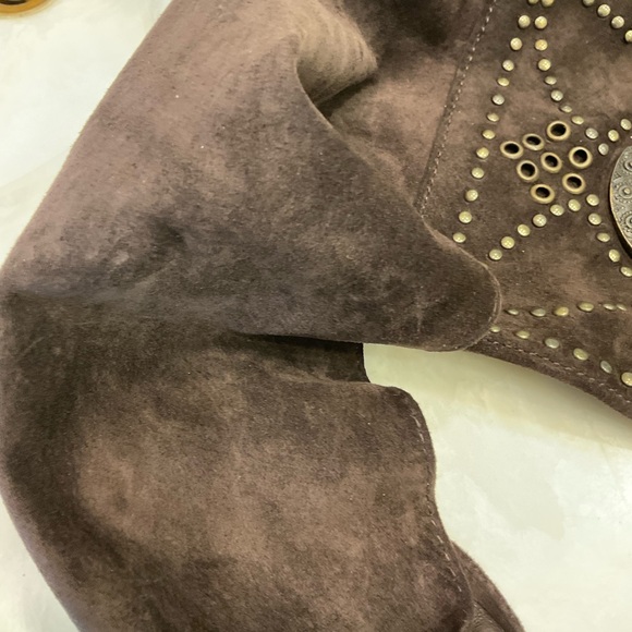 Brown suede tie belt with gold stud work and fringe by (N)ine, Handmade, NWOT - Picture 5 of 10